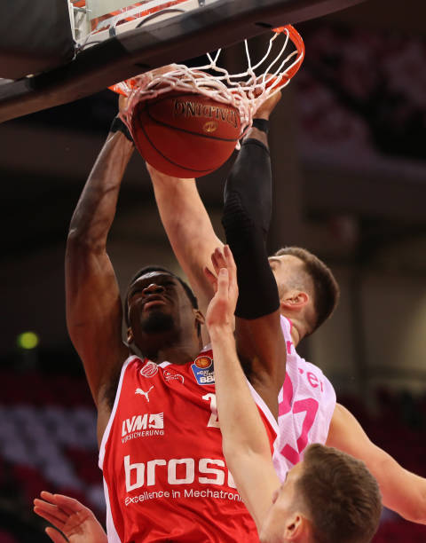 年轻球员培 年轻球员培