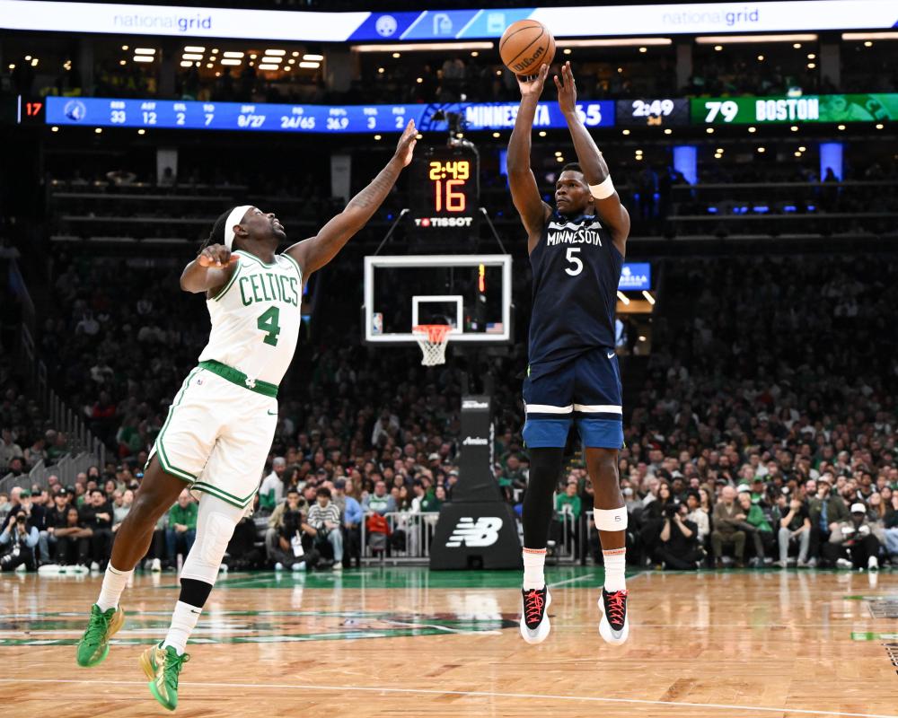 国足防线的 国足防线的